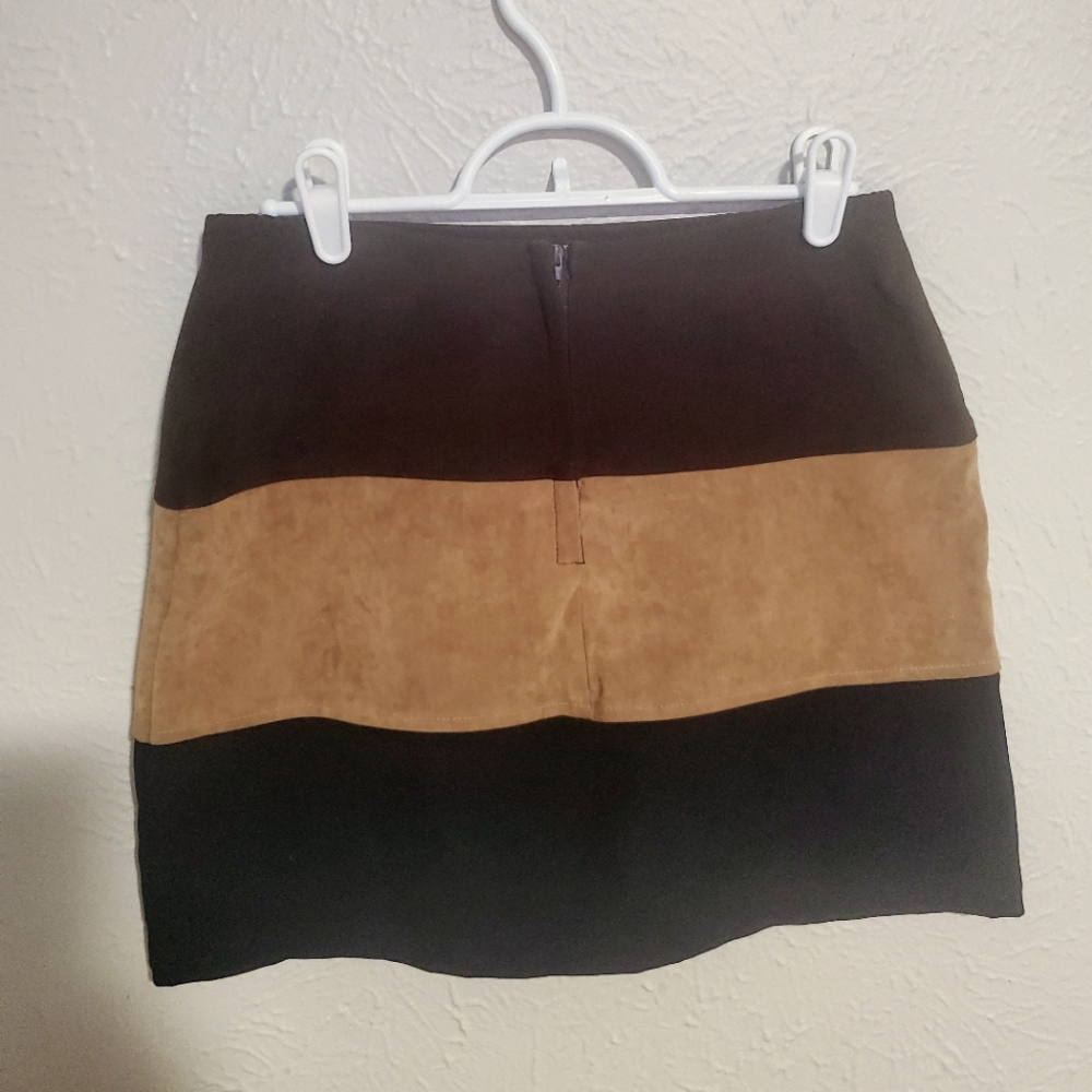 Dros Suos Skirts Black, Brown & beige Stripped Size M